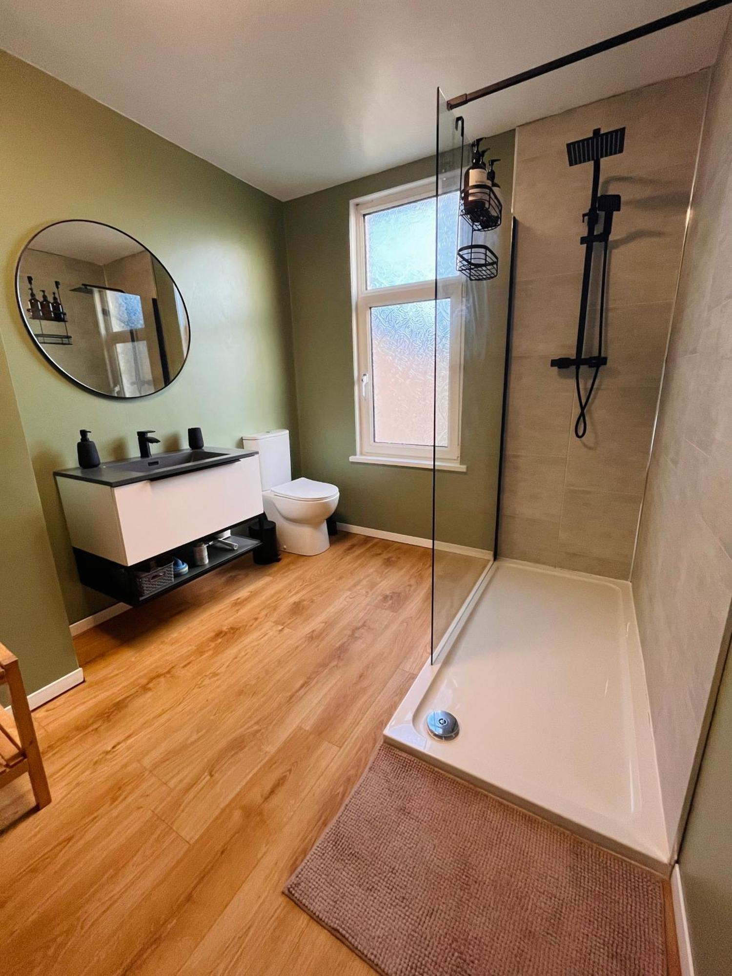 شقة J&S Downtown Sky Attic House بلفاست المظهر الخارجي الصورة